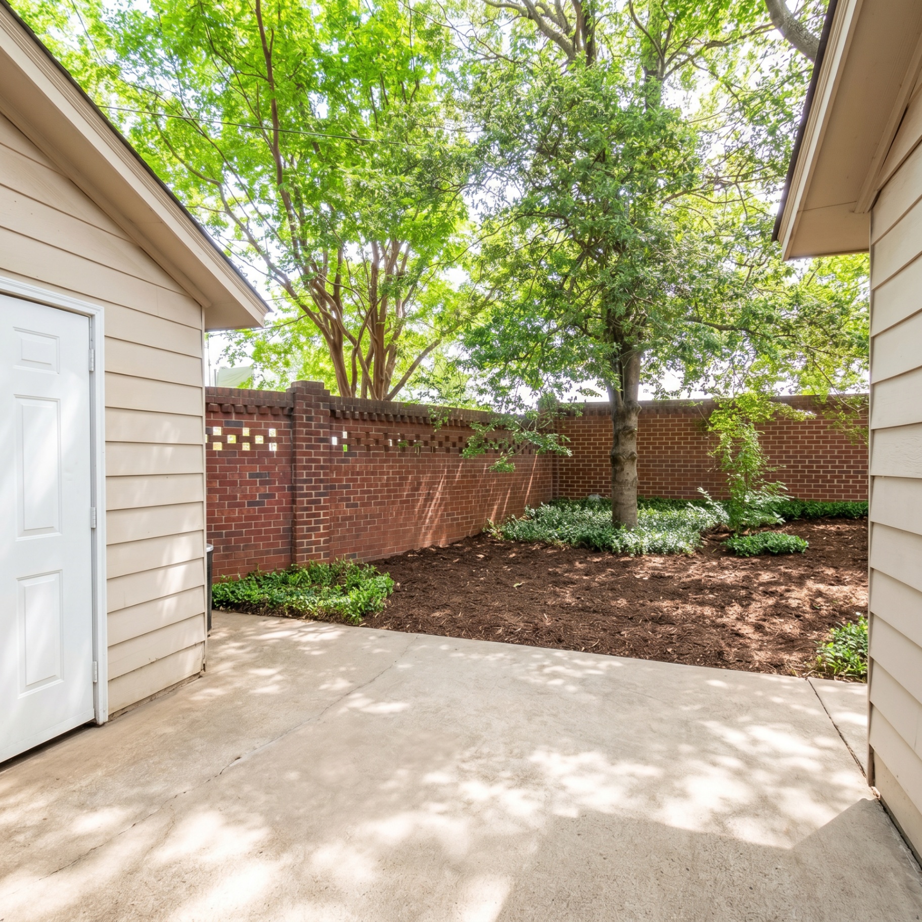 Courtyard Townhomes photo 16