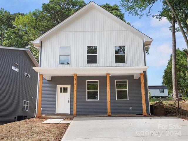 213 9th Ave. SE