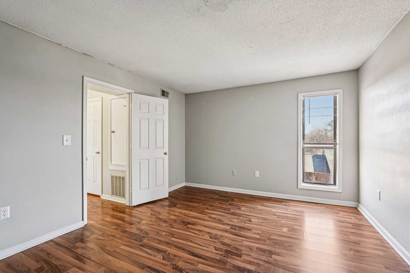 Sharonridge Apartments photo 16