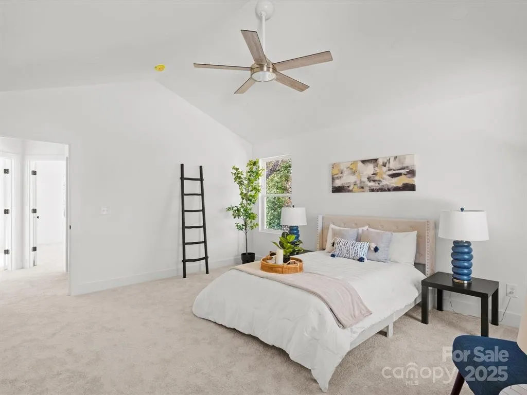 1479 Earl Street photo 7