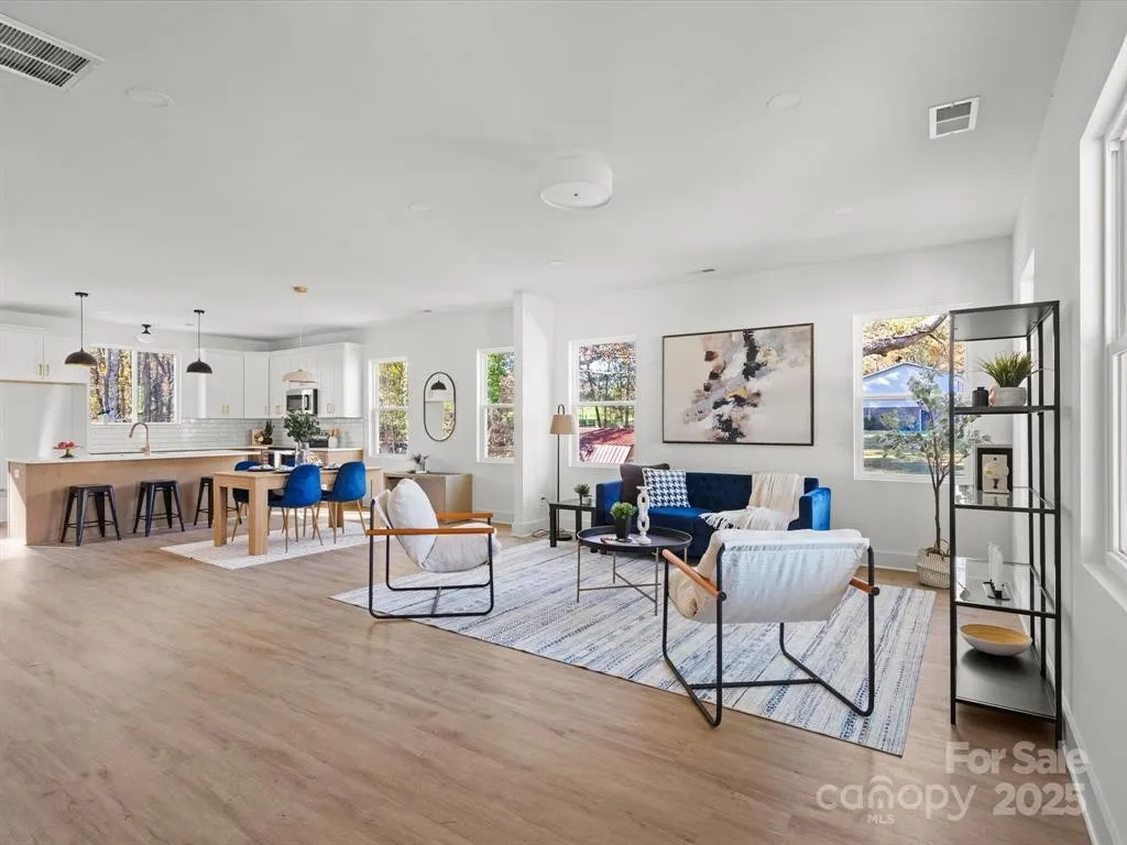 1479 Earl Street photo 8
